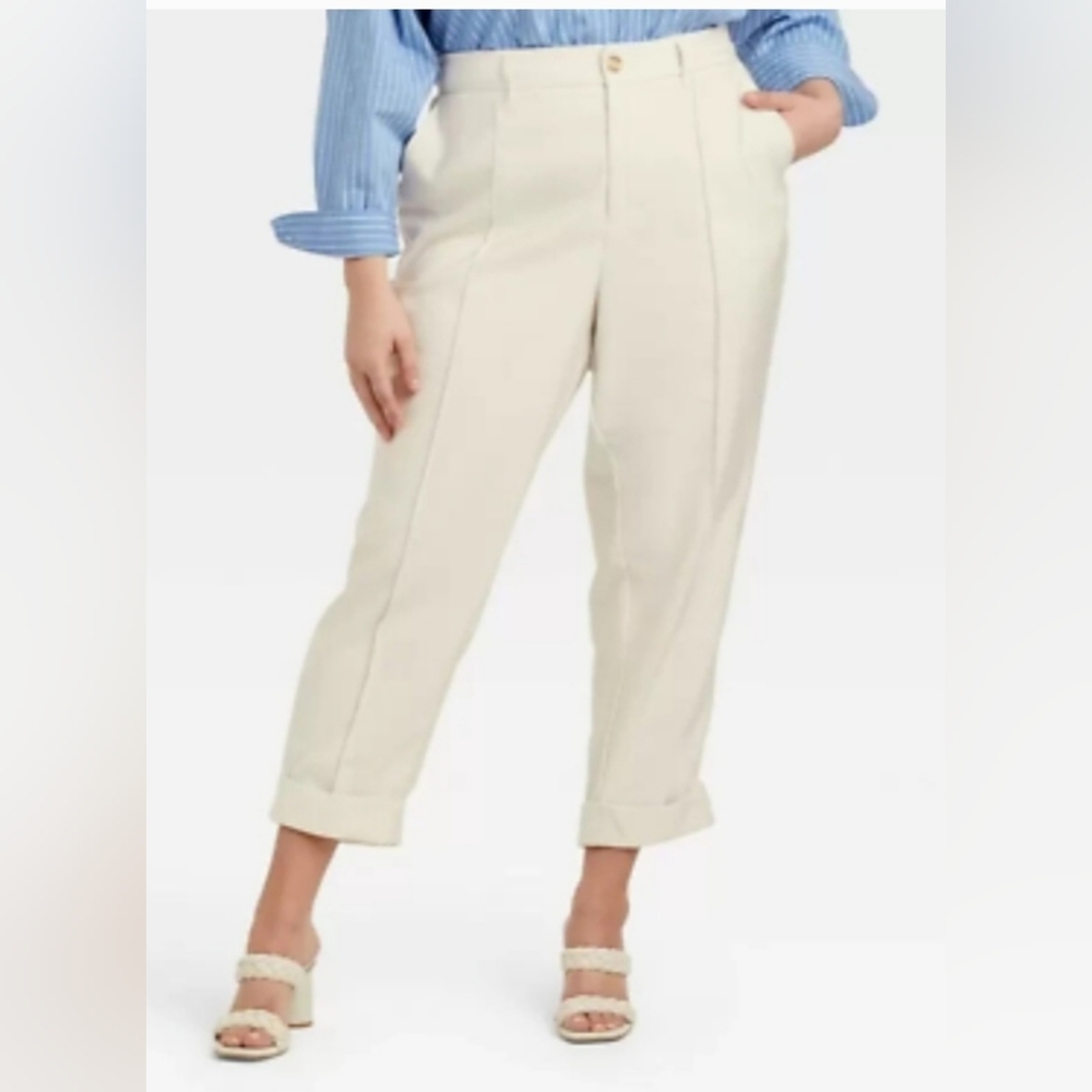 Nwt sz 8 cream colored ankle pants